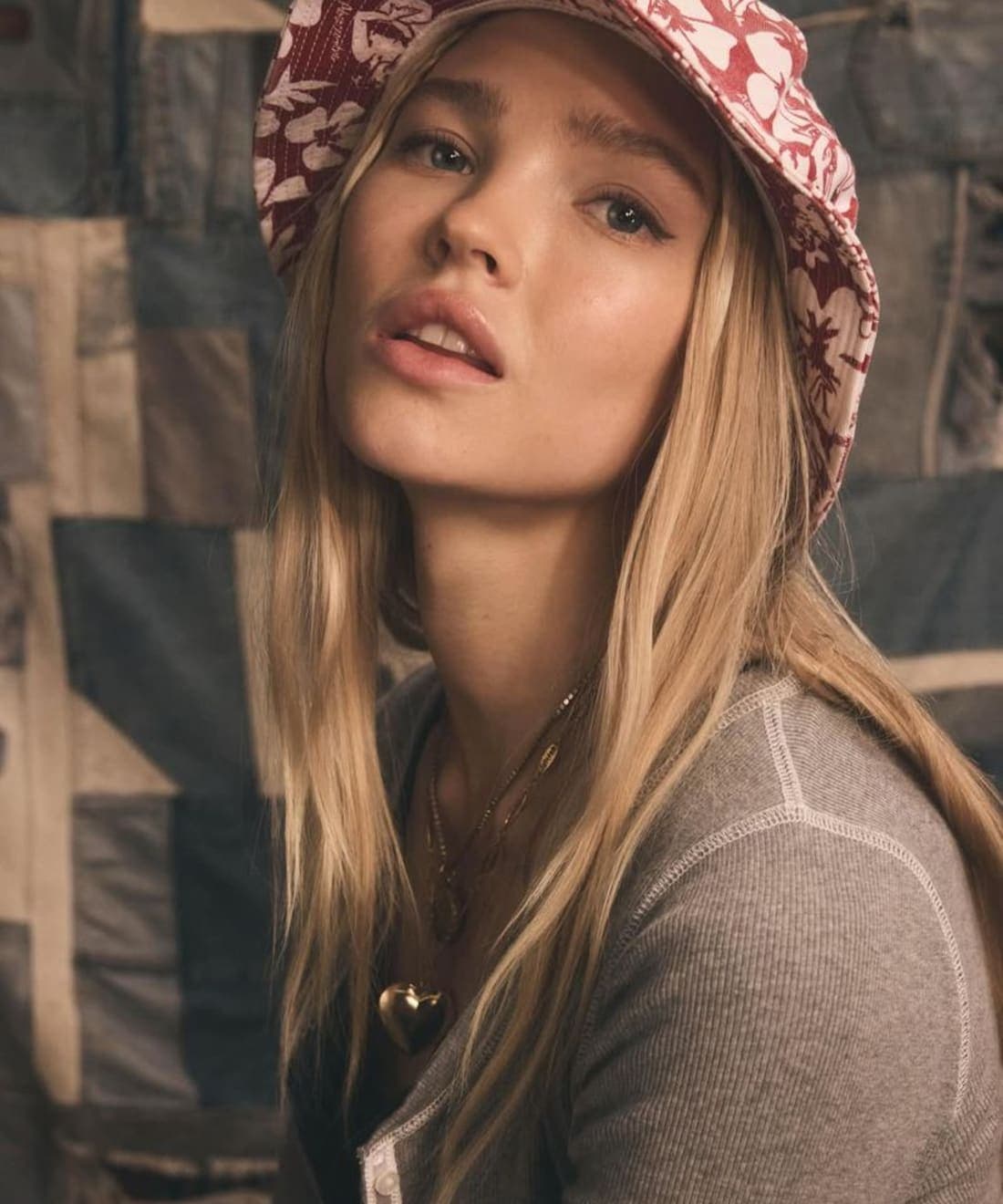 abercrombie-fitch-archive-collection-2025-1.jpg