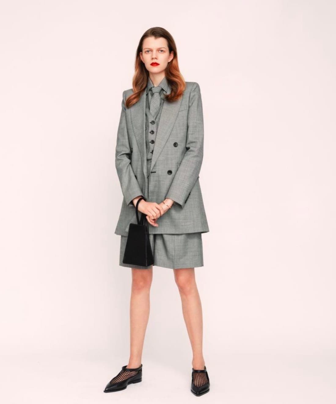 antonia-for-luxury-aficionados-1.jpg