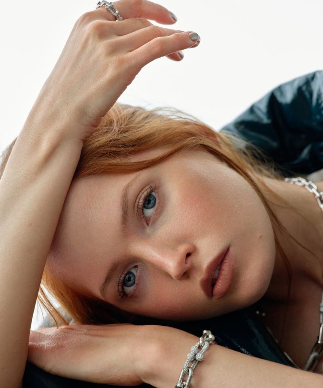 becoming-kate-ellie-bamber-1.jpg