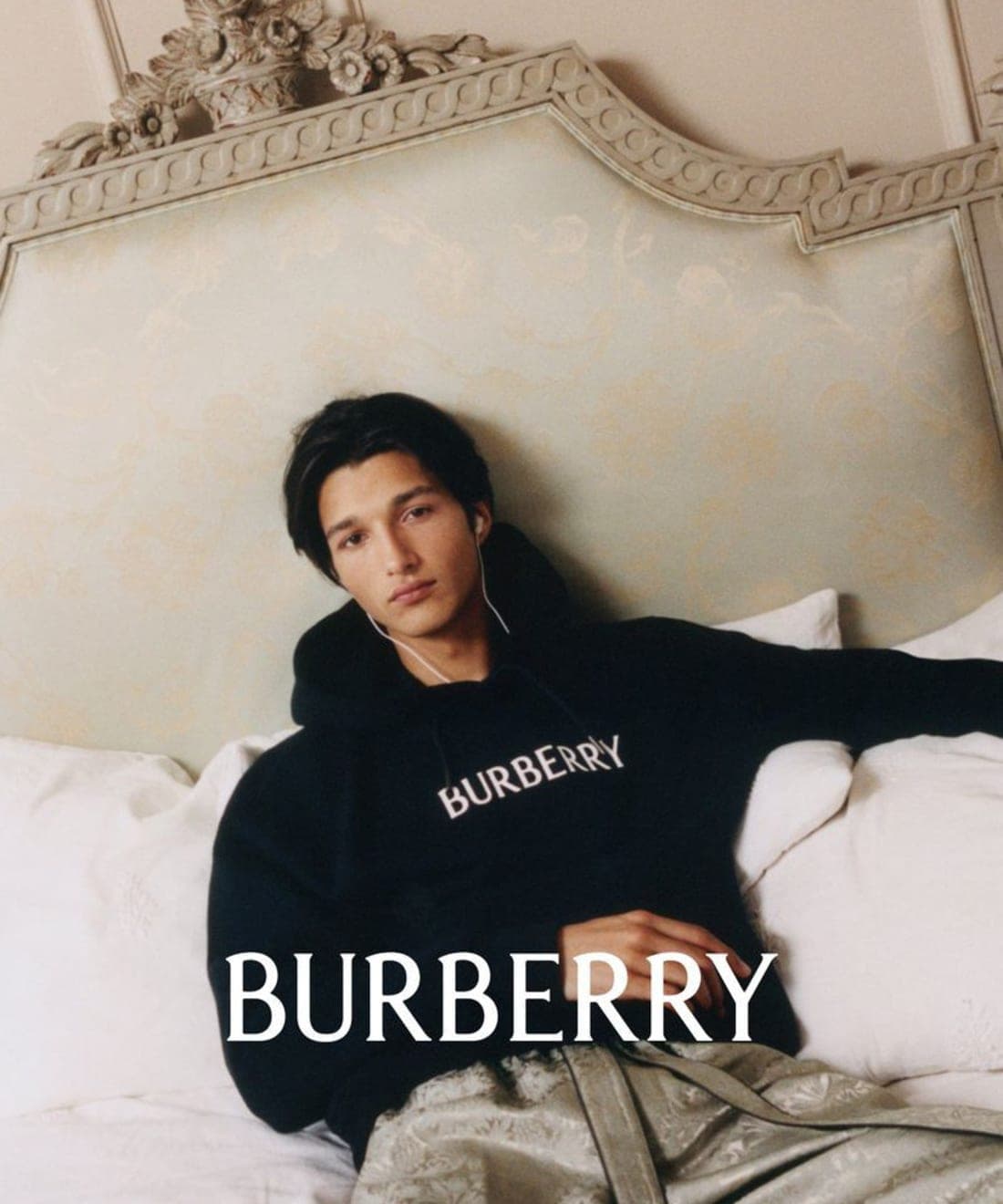 burberry-winter-wardrobe-2025-campaign-1.jpg