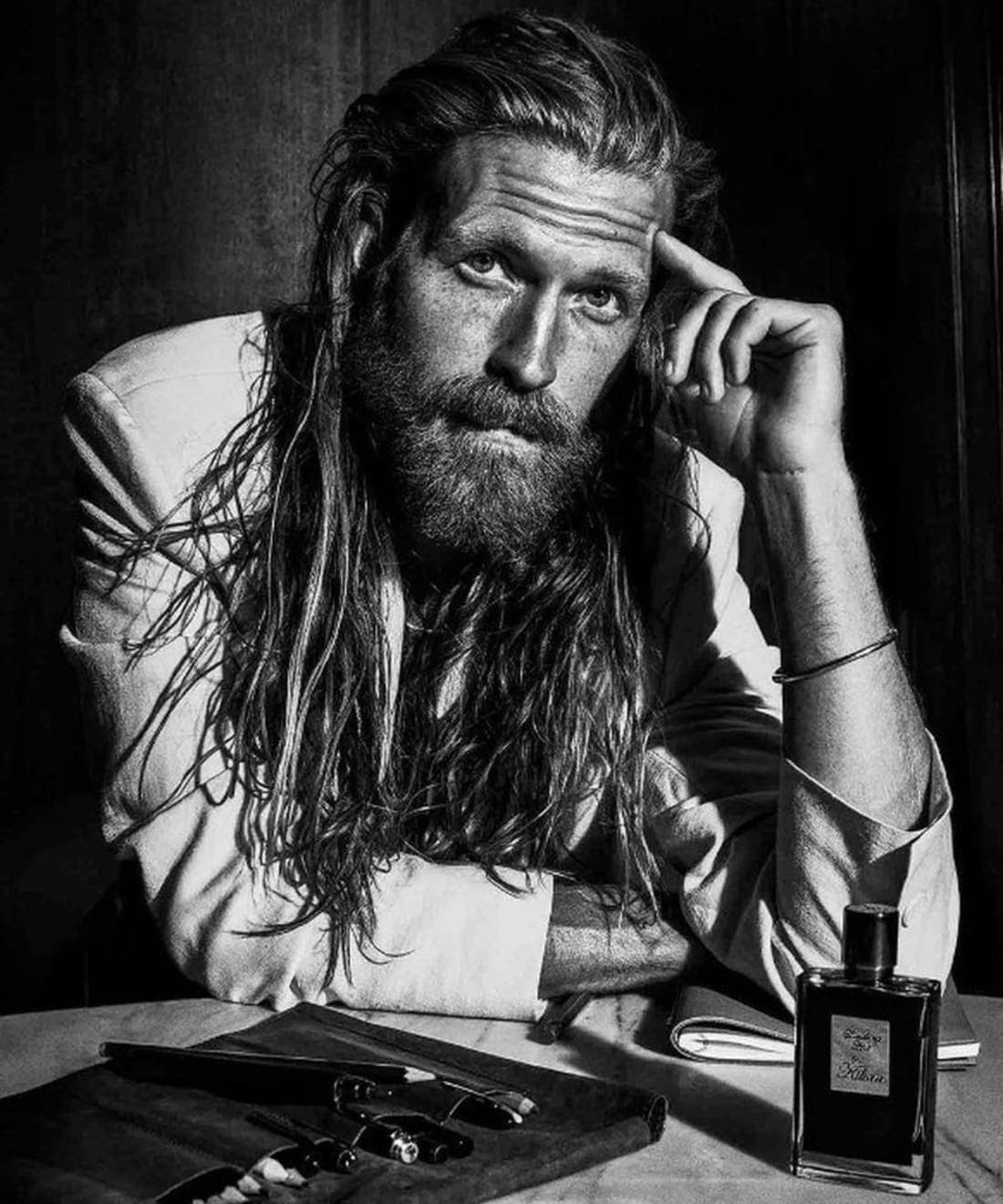 by-kilian-smoking-hot-fragrance-campaign-1.jpg