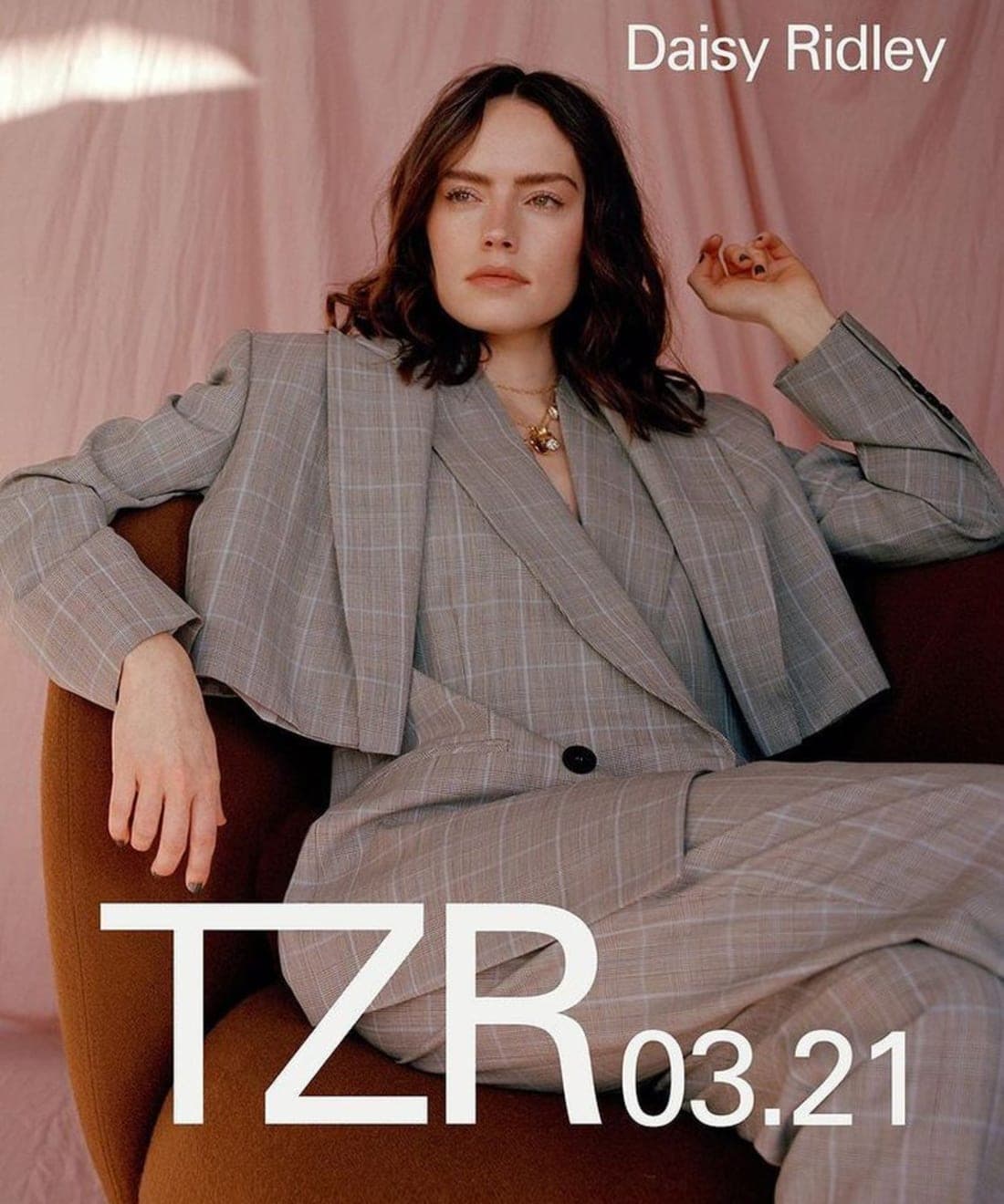 daisy-ridley-x-tzr-1.jpg