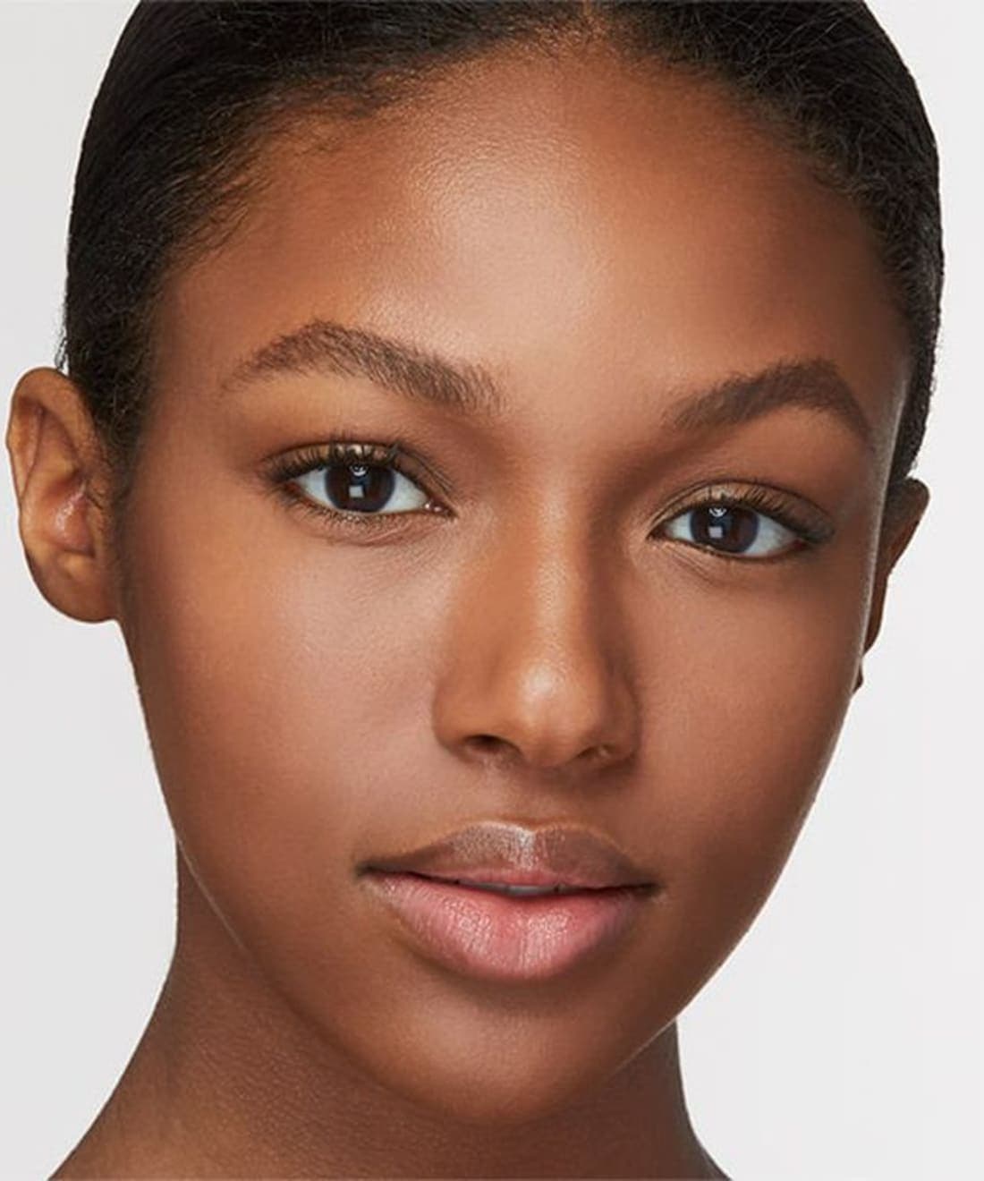 double-wear-light-shade-range-foundation-envy-lips-desire-lips-1.jpg