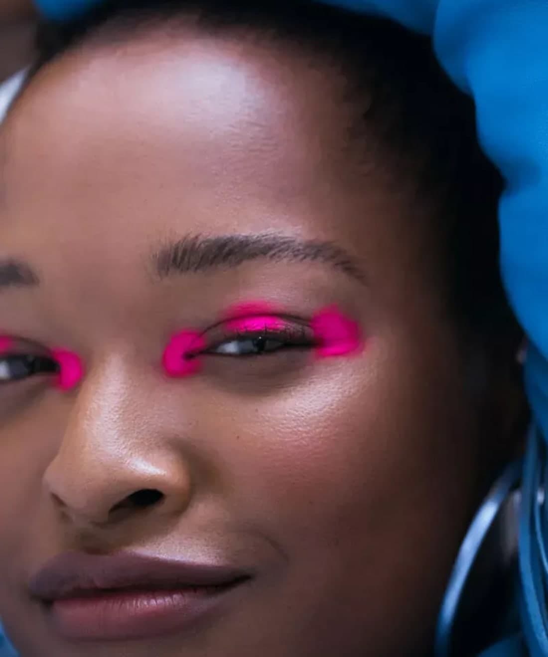 fall-beauty-guide-four-ways-to-wear-bold-colorful-eye-shadow-1.jpg