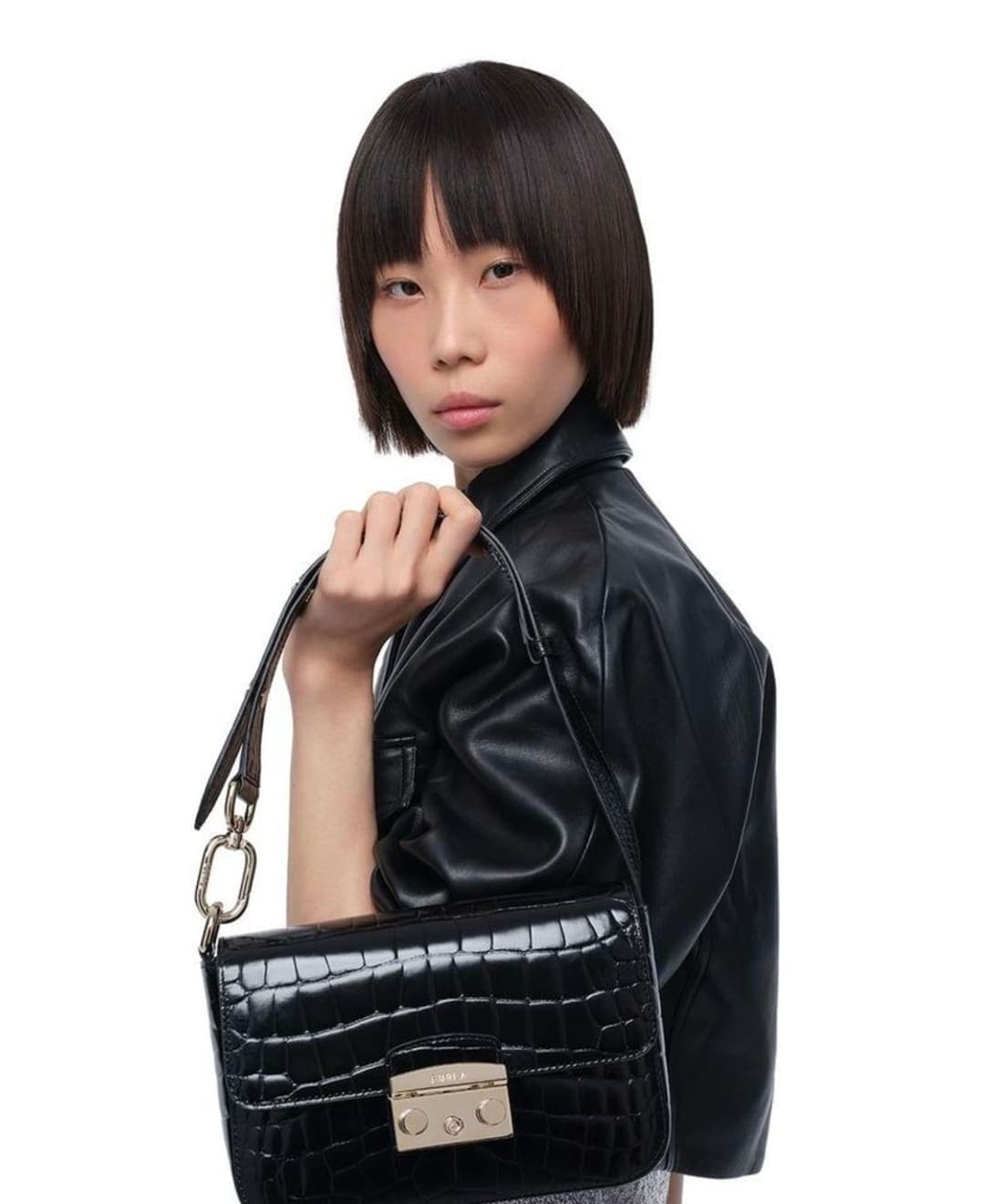 furla-cruise-2023-campaign-by-samuel-ibram-1.jpg
