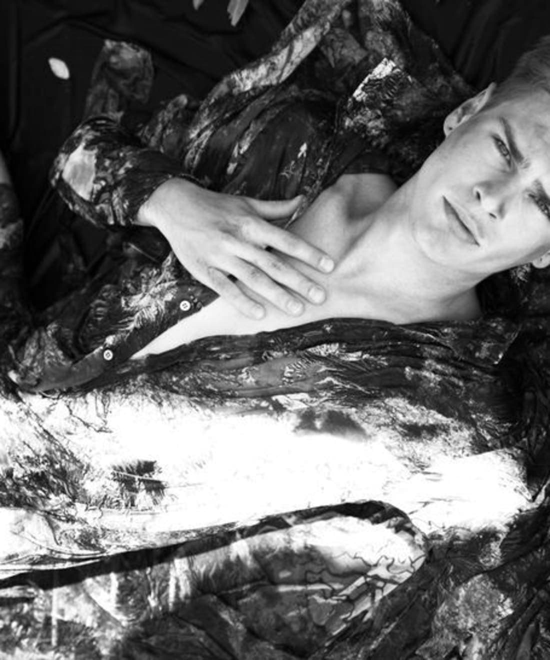 icarius-special-black-white-capsule-collection-1.jpg