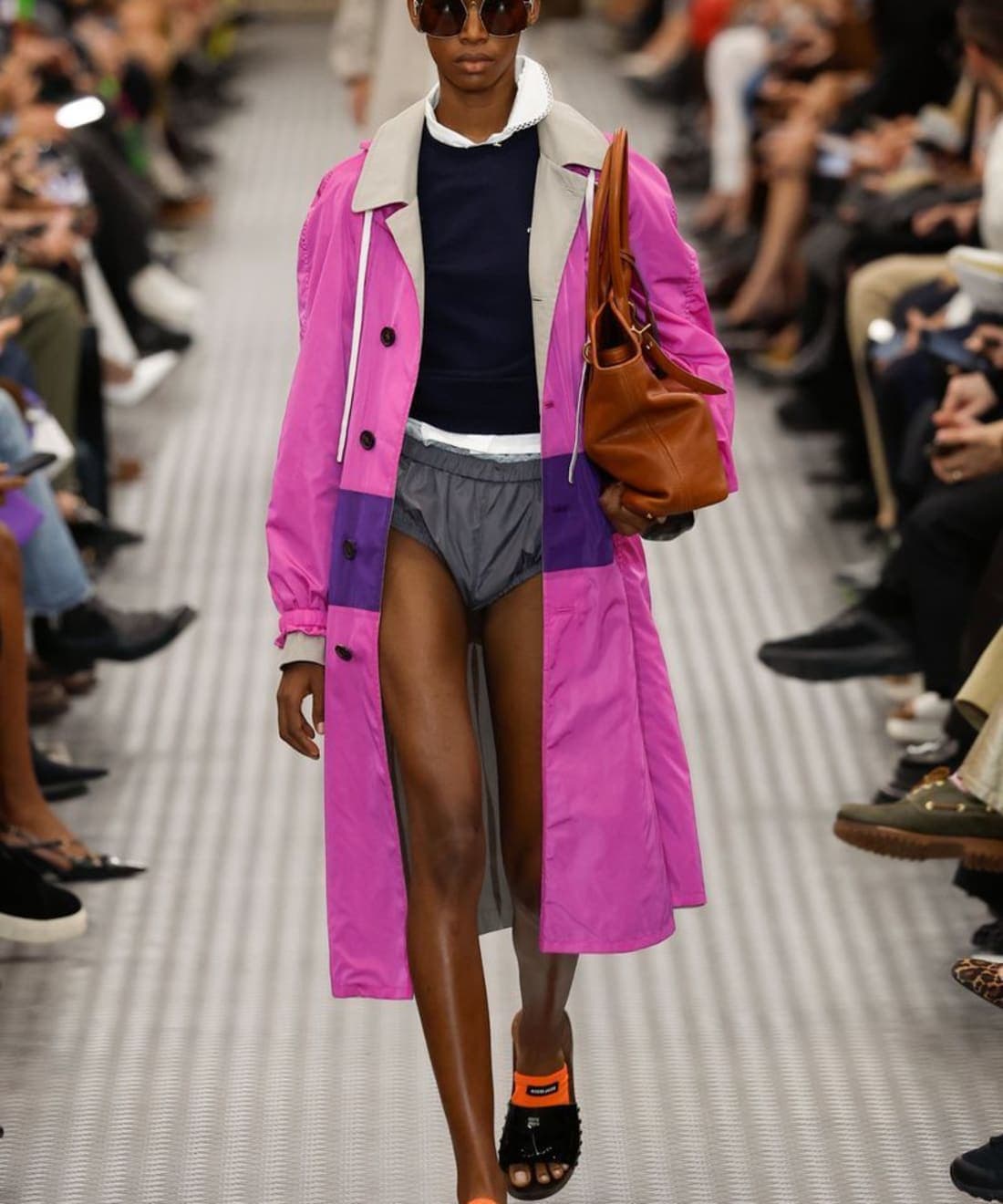 miu-miu-s-s-25-show-1.jpg