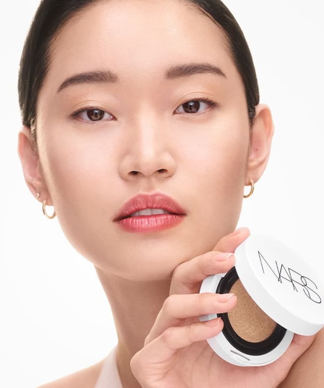 nars-new-light-reflecting-serum-cushion-foundation-1.jpg