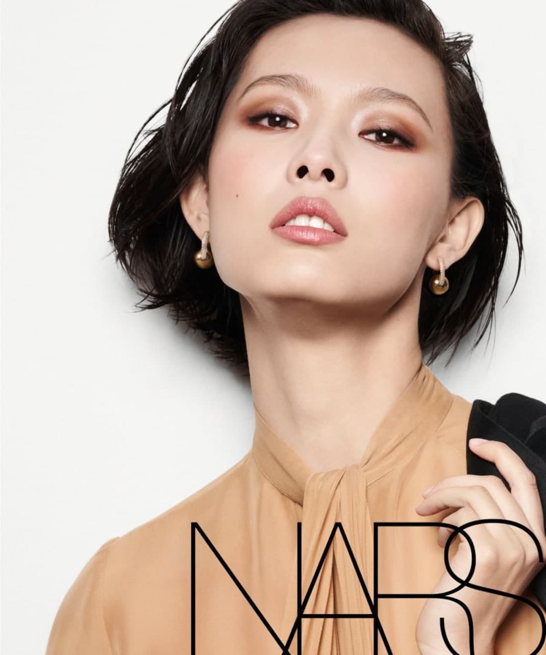 natural-matte-longwear-foundation-1.jpg