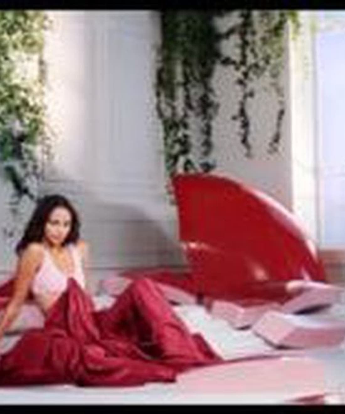 nina-ricci-new-fragrance-fleur-2022-1.jpg