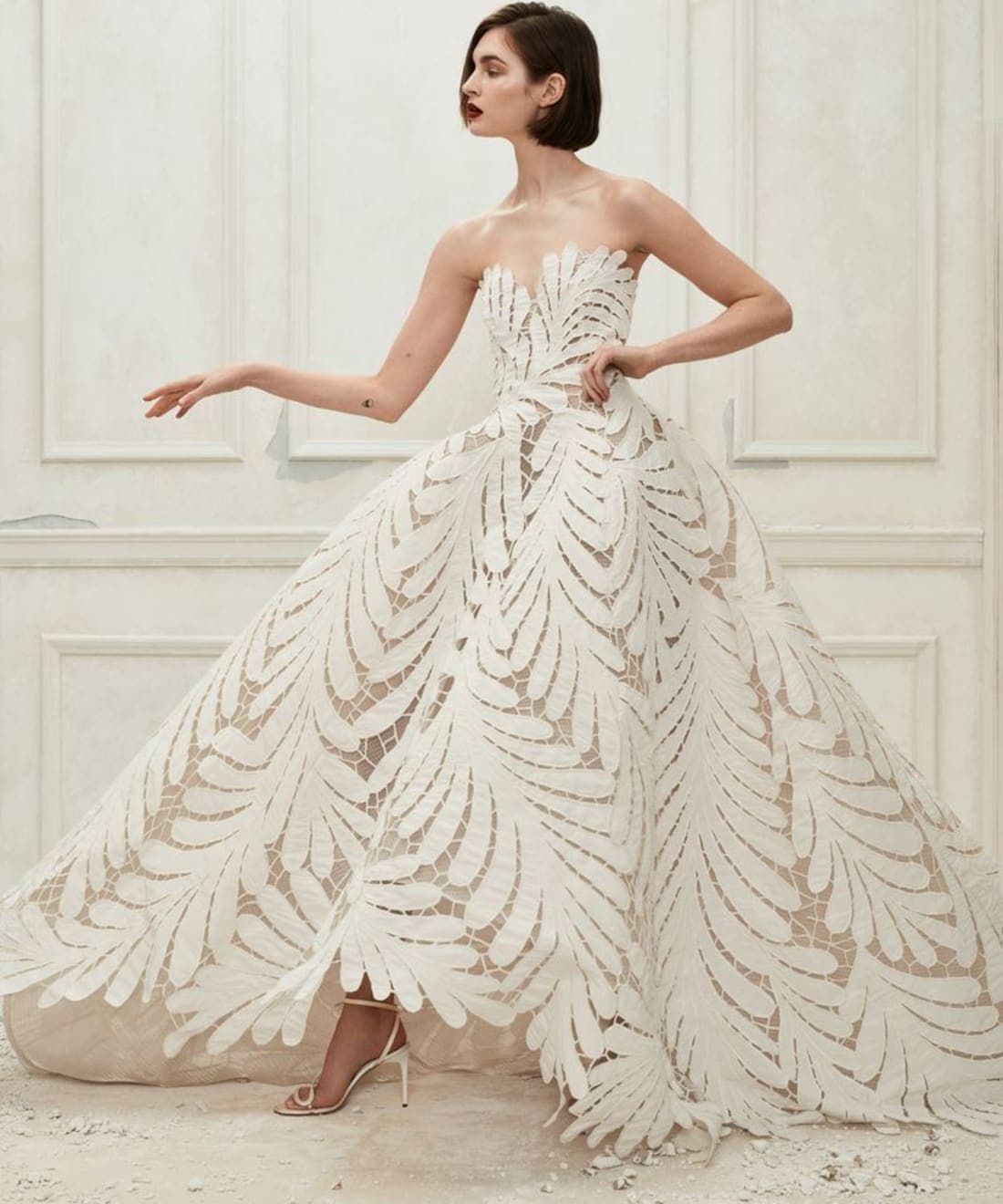 oscar-de-la-renta-fw-19-bridal-1.jpg