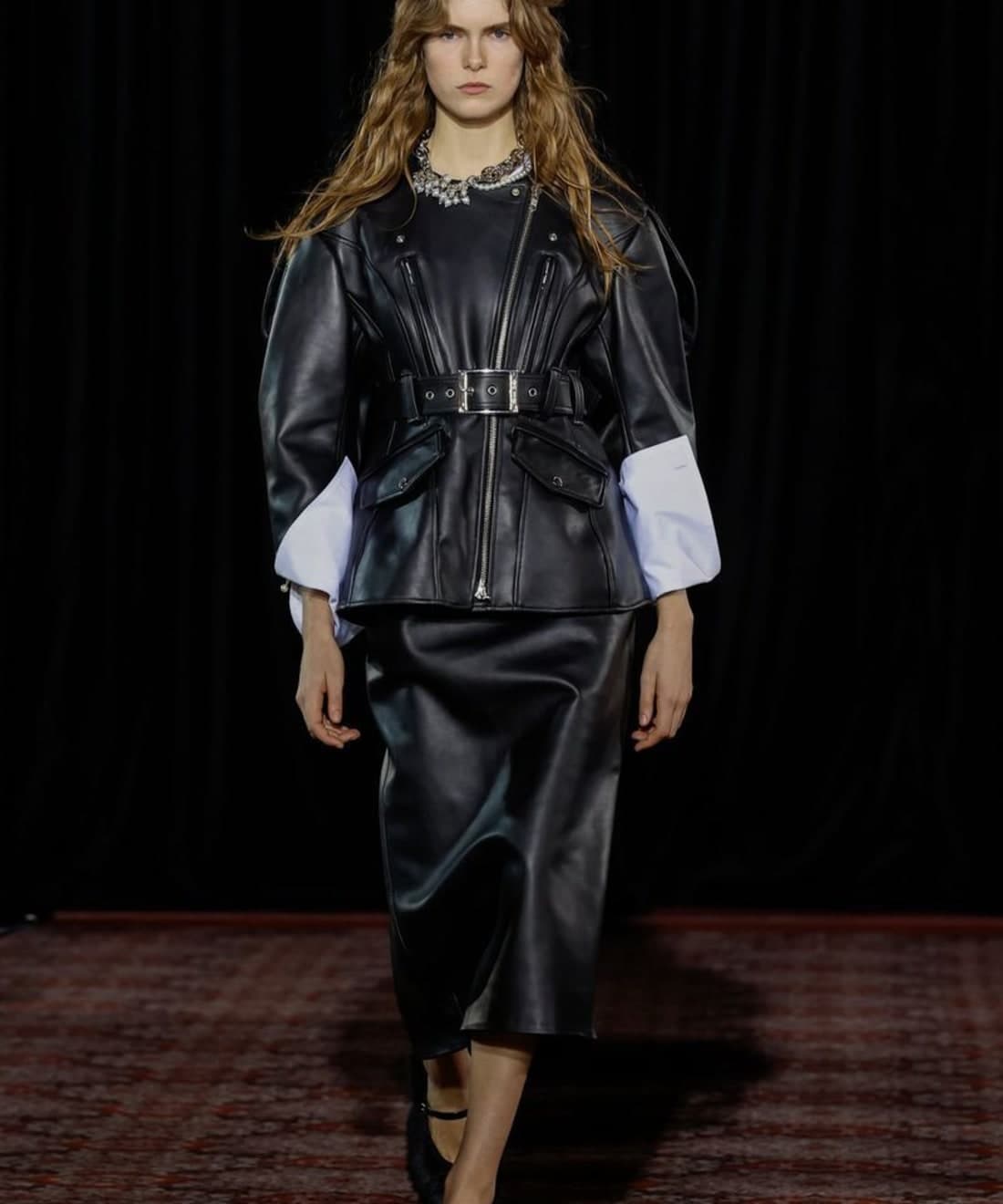 simone-rocha-f-w-25-show-1.jpg