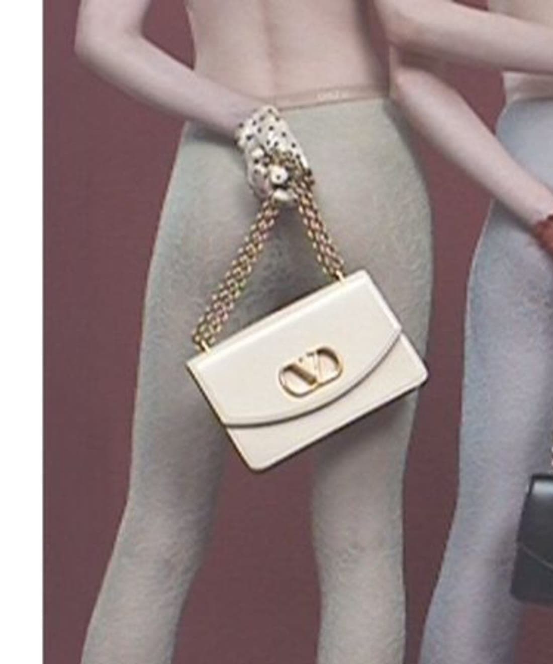 valentino-vain-bag-2025-campaign-1.jpg