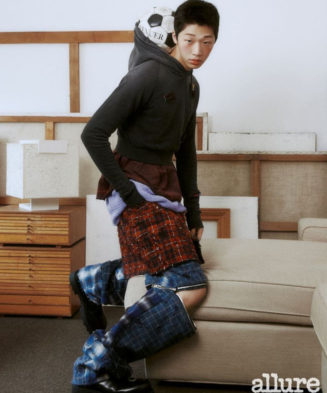 vvitty-homme-land-1.jpg