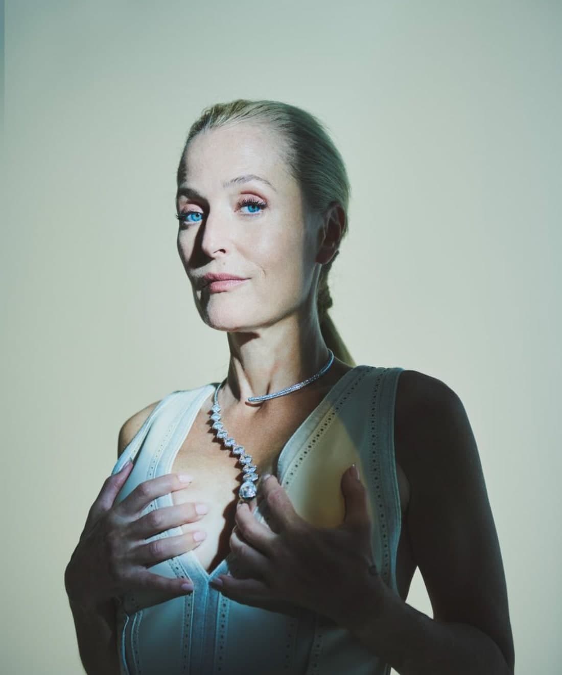 you-cant-keep-a-good-woman-down-gillian-anderson-1.jpg