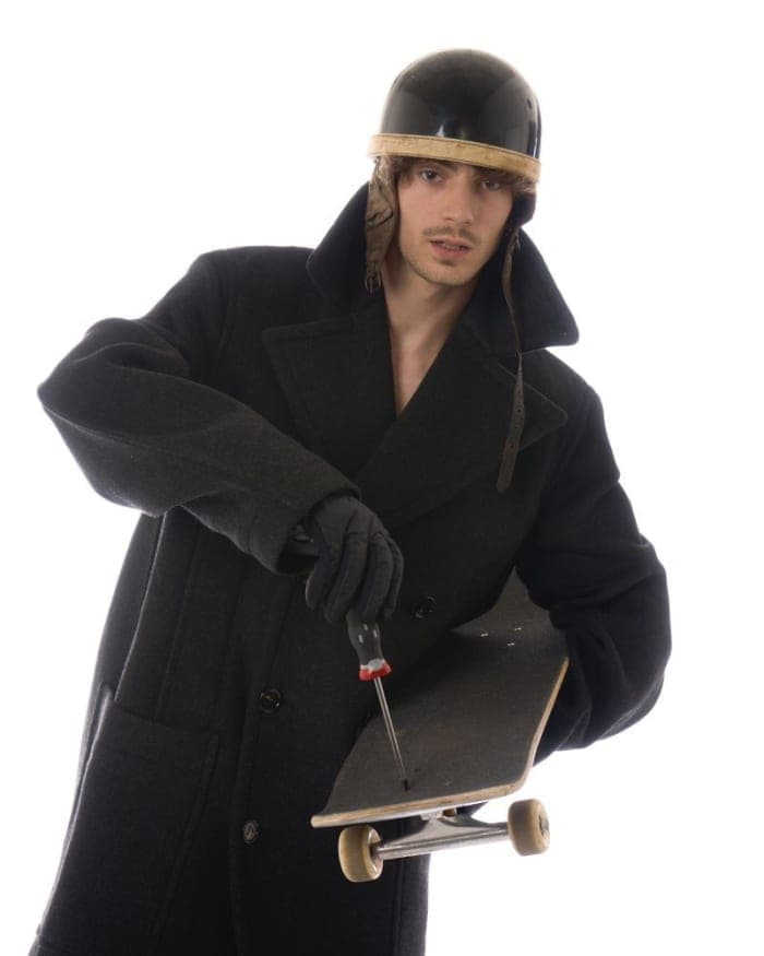 a-trip-into-the-avant-garde-with-an-addictively-experimental-featuring-sancho-del-val-2.jpg