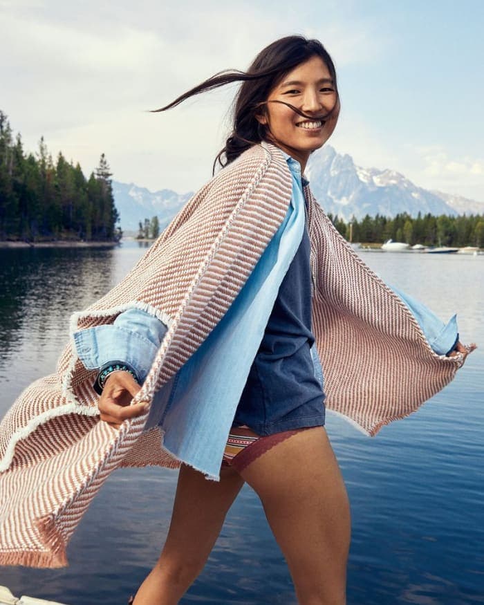 aerie-holiday-2019-campaign-2.jpg