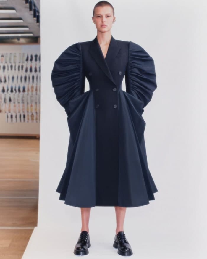 alexander-mcqueen-pre-fall-2021-womens-collection-4.jpg