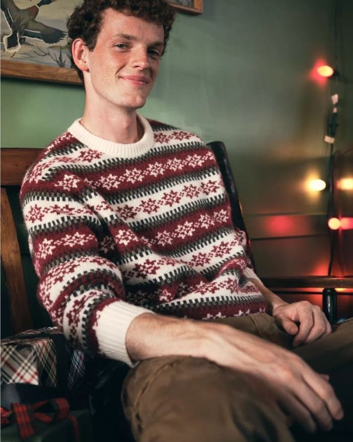 american-eagle-holiday-2025-campaign-3.jpg