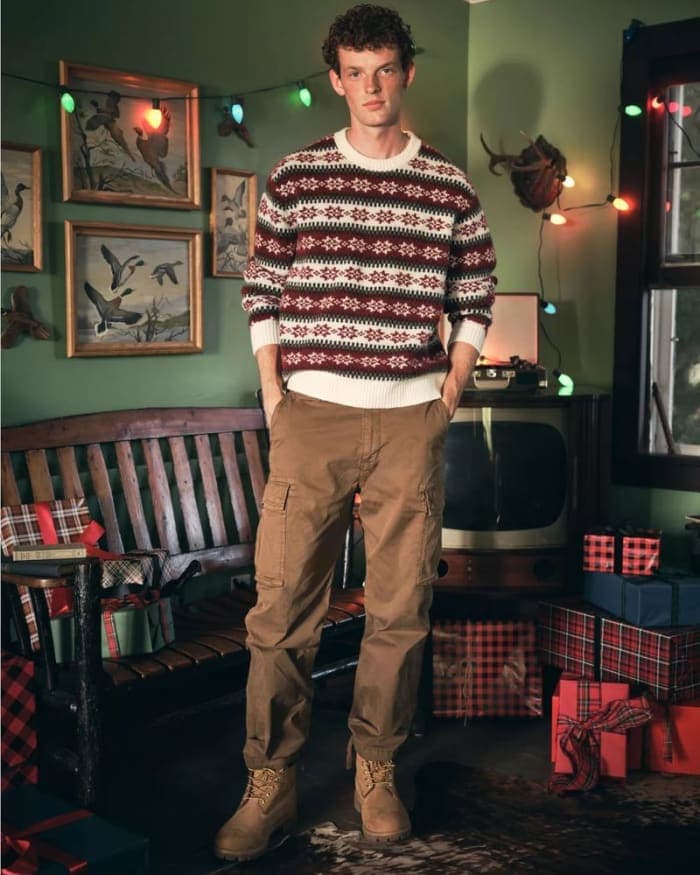 american-eagle-holiday-2025-campaign-5.jpg