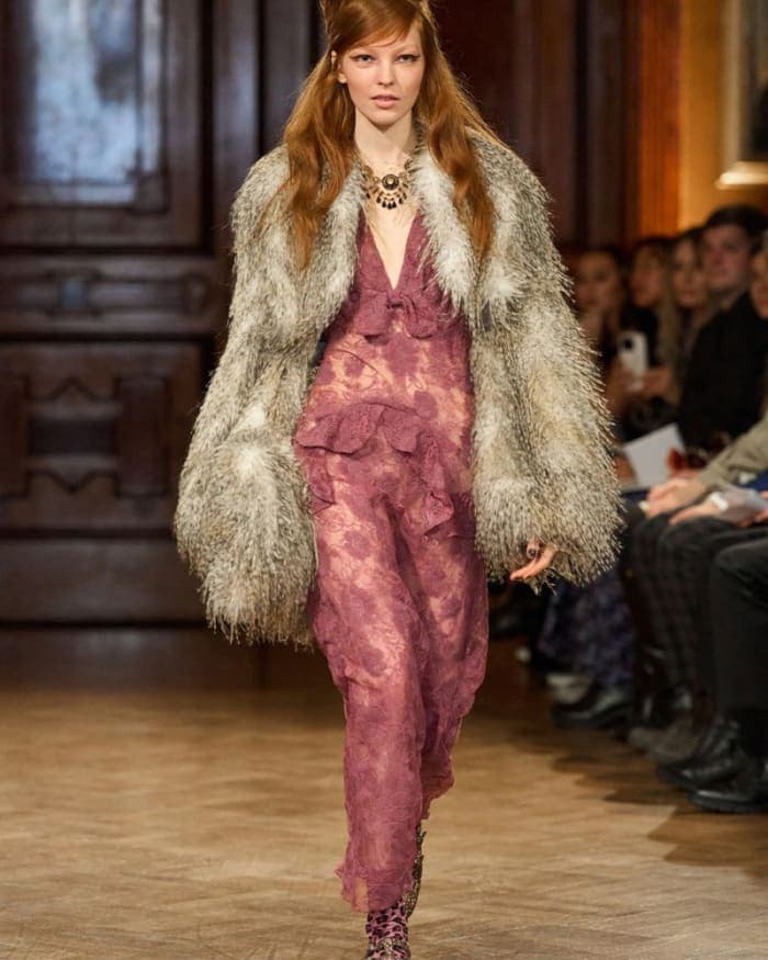 anna-sui-f-w-26-show-3.jpg
