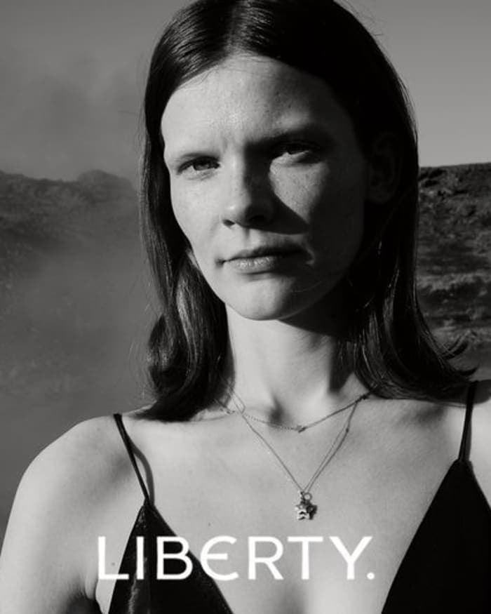 aw23-jewellery-campaign-3.jpg