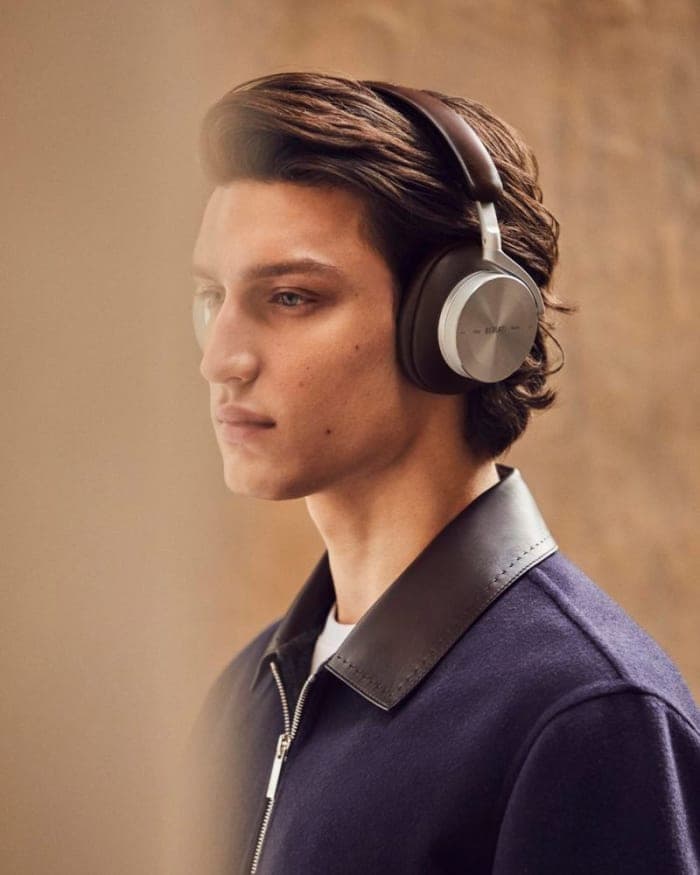 berluti-x-bang-olufsen-campaign-2021-3.jpg