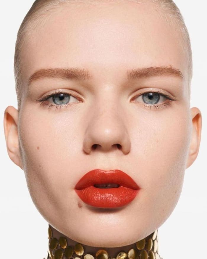 burberry-kisses-december-2021-2.jpg