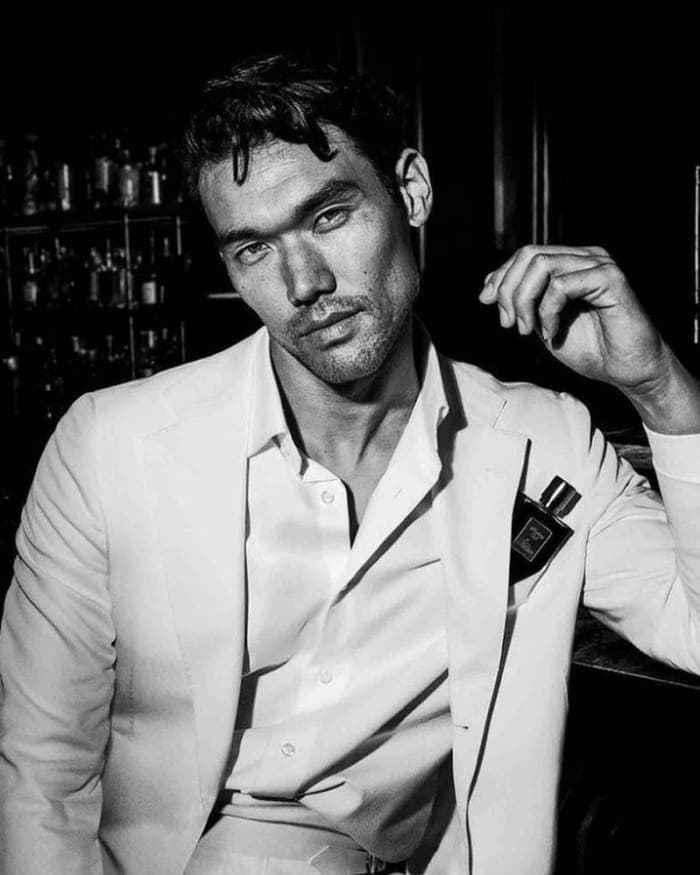 by-kilian-smoking-hot-fragrance-campaign-2.jpg