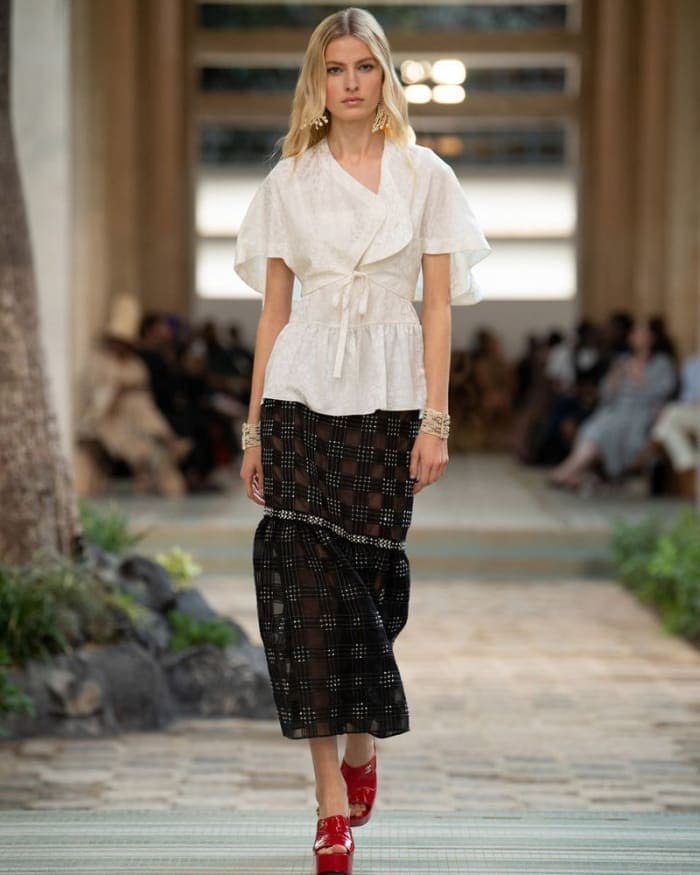 chanel-pre-fall-2023-metiers-dart-show-dakar-4.jpg