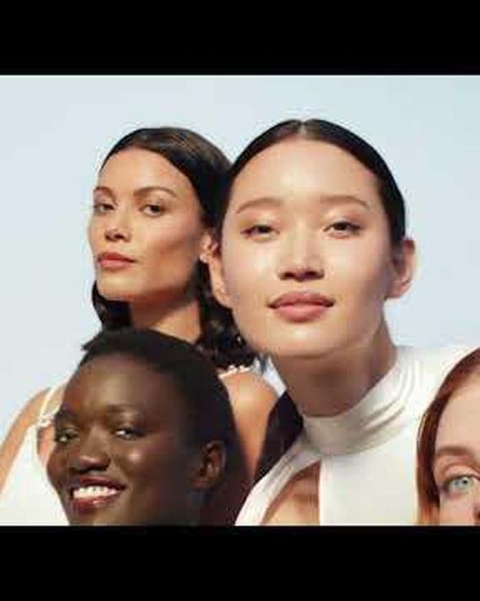 clinique-even-better-clinical-vitamin-makeup-campaign-2.jpg