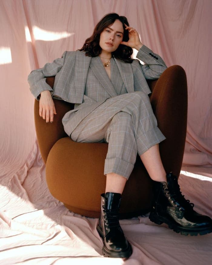 daisy-ridley-x-tzr-5.jpg
