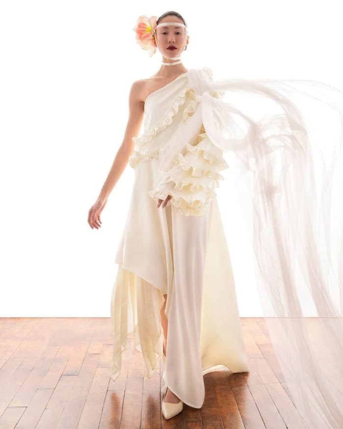delicate-poise-for-solstice-3.jpg