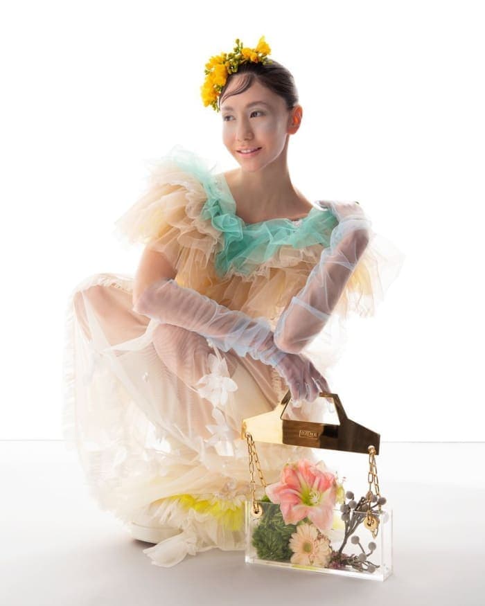 delicate-poise-for-solstice-4.jpg