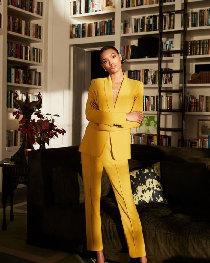 diane-von-furstenberg-holiday-2019-4.jpg