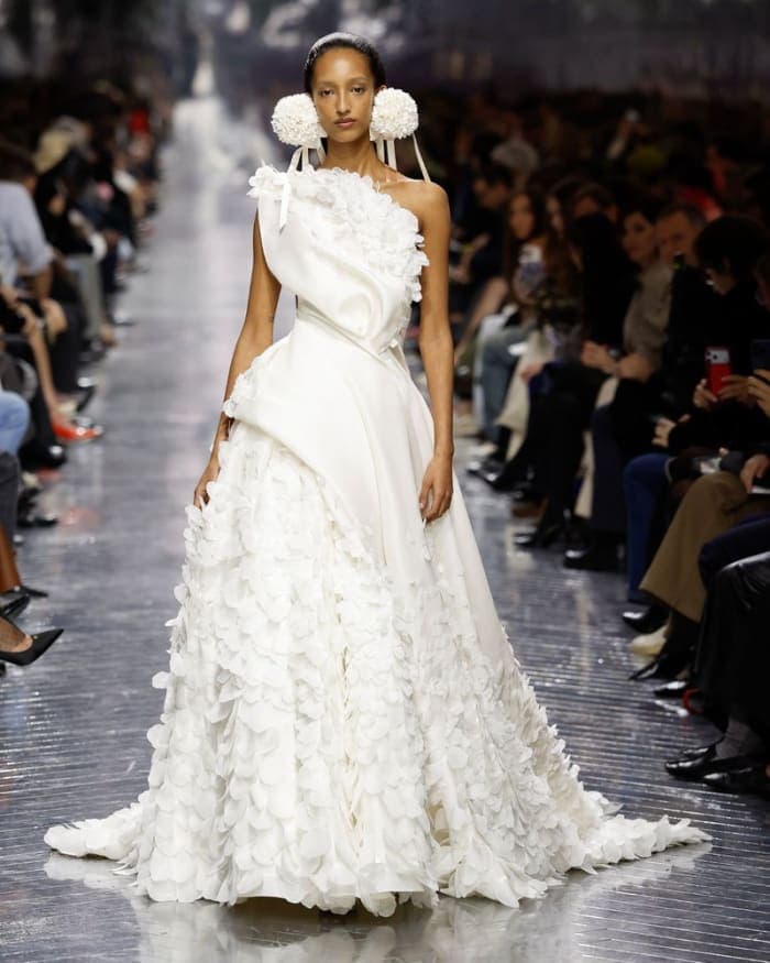 dior-haute-couture-spring-26-show-2.jpg