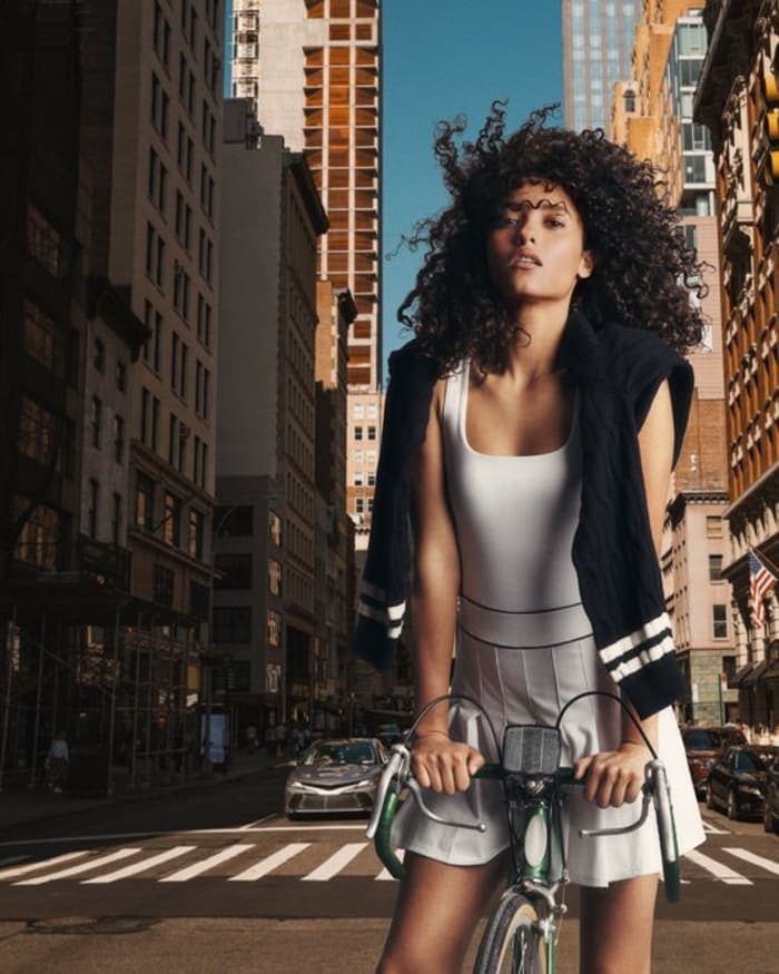 dkny-s25-2.jpg