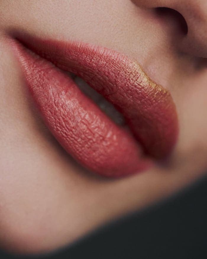 dolce-gabbana-spring-2023-beauty-campaign-2.jpg