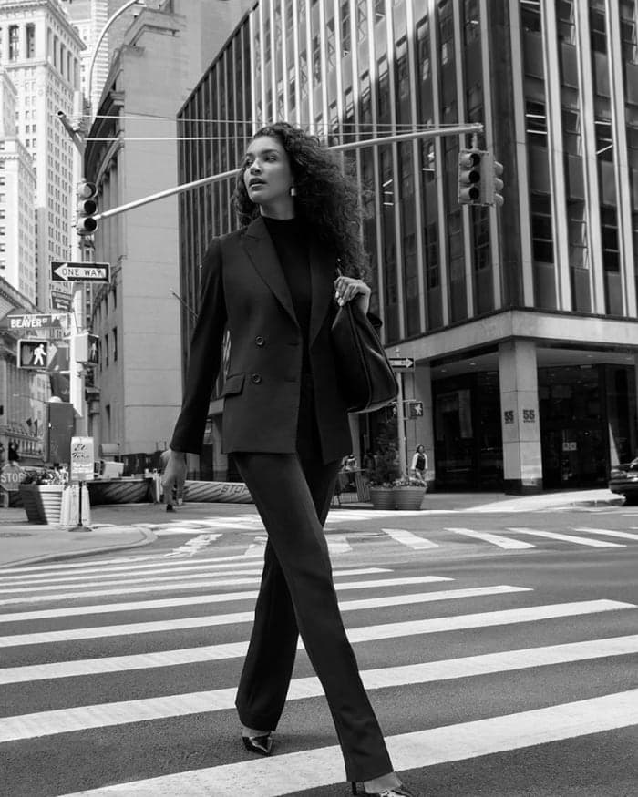 donna-karan-fall-2022-campaign-2.jpg