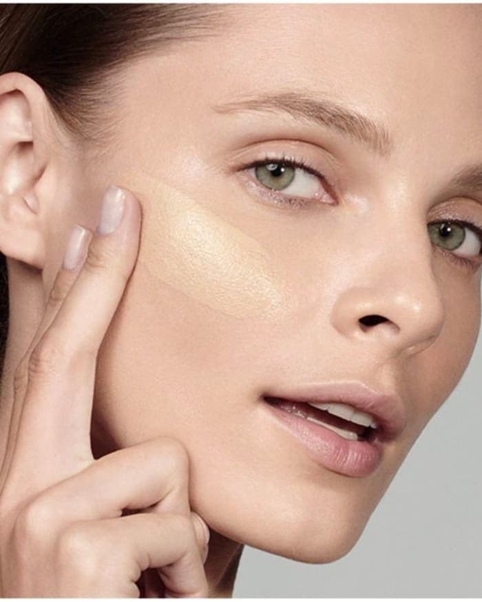 estee-lauder-futurist-hydra-rescue-campaign-spring-2020-2.jpg