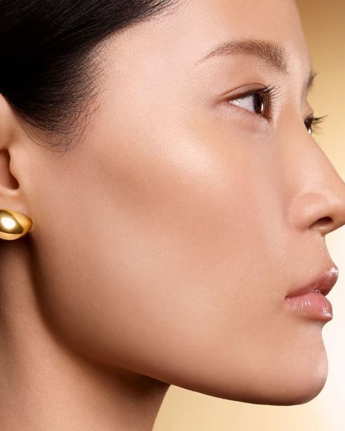 estee-lauder-re-nutriv-skincare-campaign-4.jpg