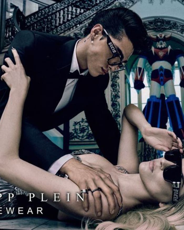 eyewear-s-s-23-campaign-2.jpg