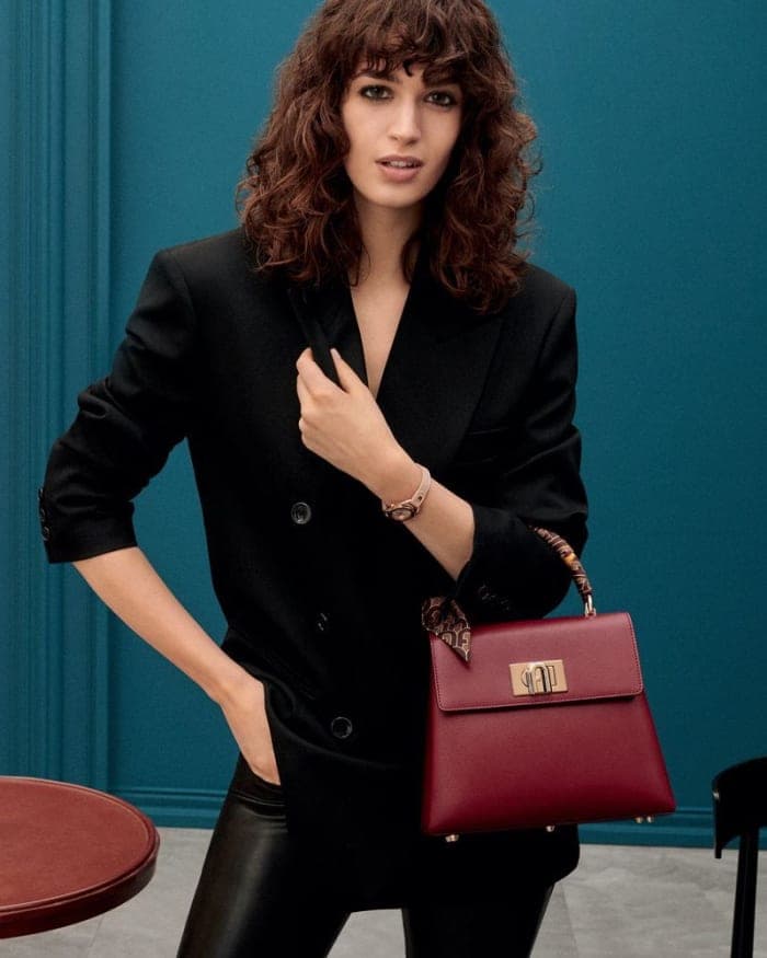 furla-f-w-2020-campaign-4.jpg