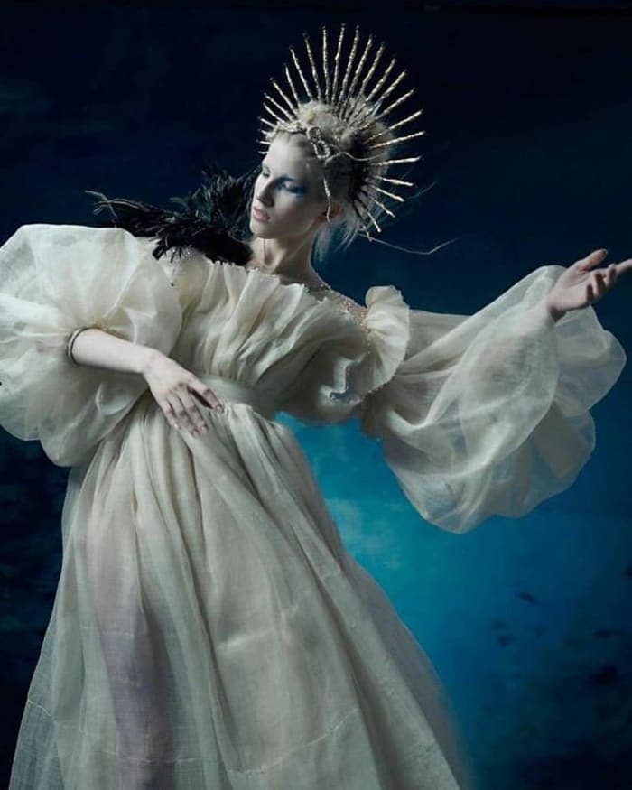 guo-peis-alternate-universe-aw-2019-20-couture-collection-3.jpg