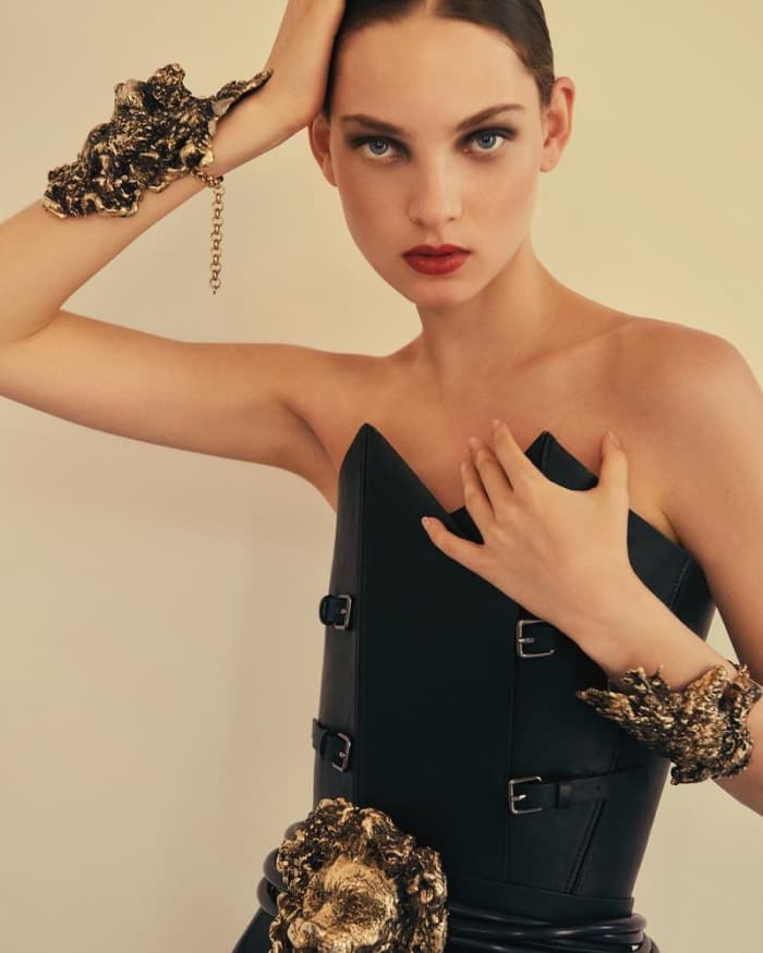 haute-goth-tale-4.jpg