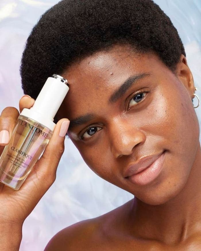 how-to-apply-clarifique-pro-solution-face-serum-video-5.jpg