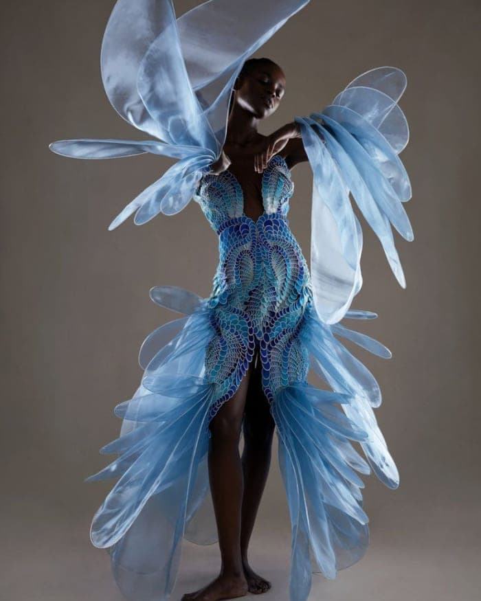 iris-van-herpen-couture-fall-2021-lookbook-3.jpg
