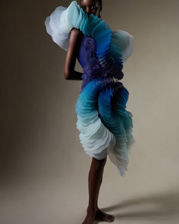 iris-van-herpen-couture-fall-2021-lookbook-4.jpg