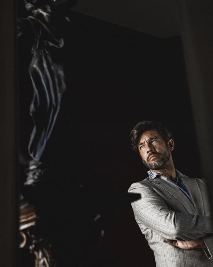 isaia-campaign-spring-2023-by-michael-handis-2.jpg