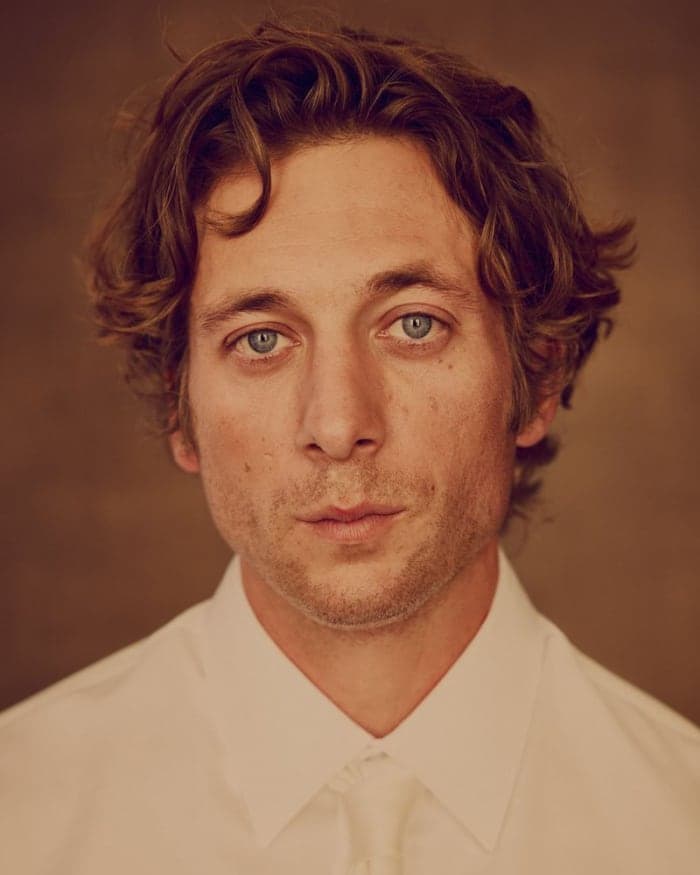 jeremy-allen-white-and-ayo-edebiri-reflect-on-the-bear-2.jpg